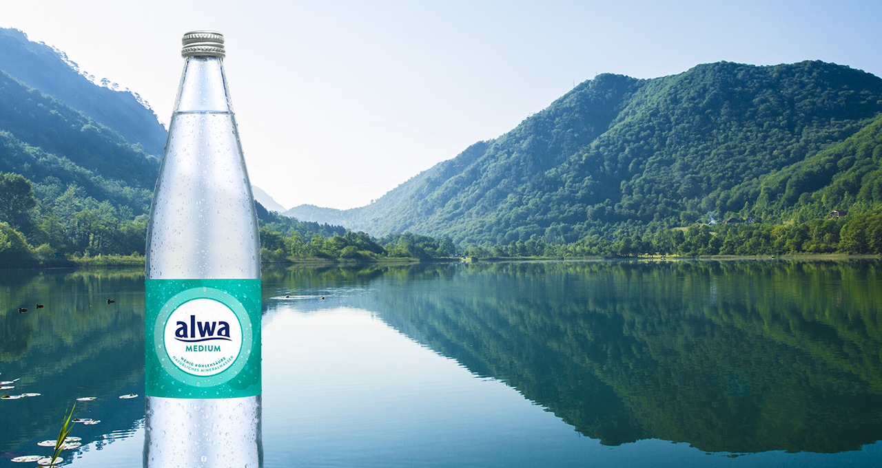 alwa Mineralwasser in der Glasflasche